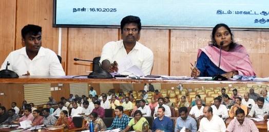 பருவமழை முன் எச்சரிக்கை நடவடிக்கைகள் தொடர்பாக அலுவலர்களுடன் கலெக்டர் பிரியங்கா பங்கஜம், ஆய்வு