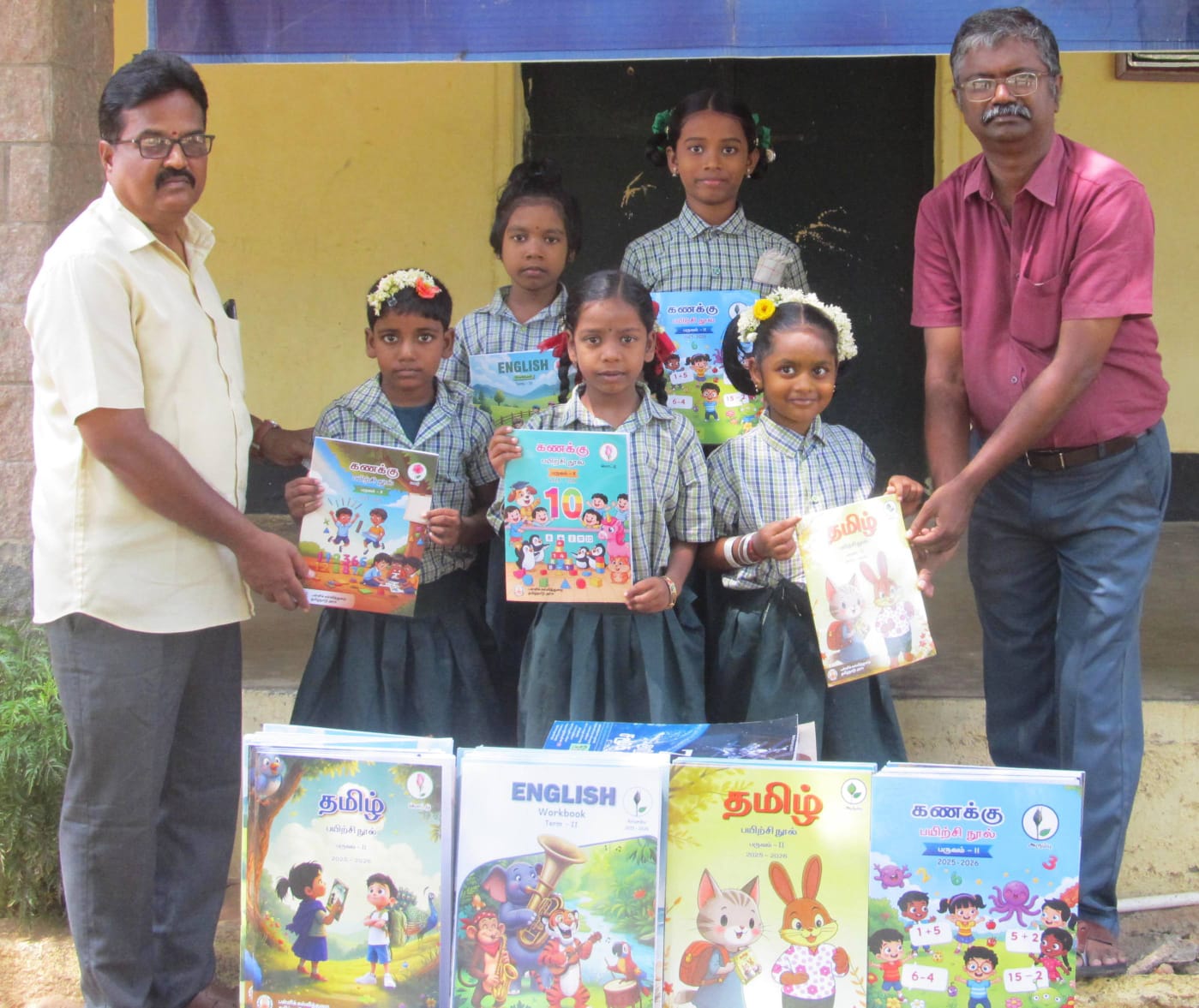 சேர்மன் மாணிக்க வாசகம் நடுநிலைப் பள்ளியில் மாணவர்களுக்கு எண்ணும் ,எழுத்தும் பயிற்சி