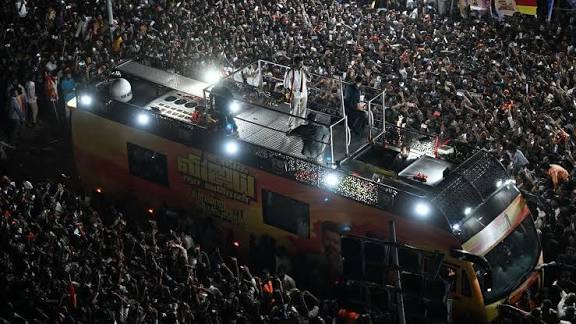 உயர் நீதிமன்ற உத்தரவை தொடர்ந்து தவெக தலைவர் விஜய் பிரச்சார வாகனத்தை பறிமுதல் செய்யும் நடவடிக்கை தீவிரம்