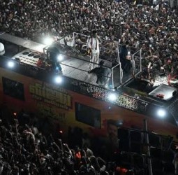 உயர் நீதிமன்ற உத்தரவை தொடர்ந்து தவெக தலைவர் விஜய் பிரச்சார வாகனத்தை பறிமுதல் செய்யும் நடவடிக்கை தீவிரம்