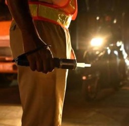 குடிபோதையில் வாகனம் ஓட்டியவருக்கு நூதன தண்டனை: 1,000 துண்டுப் பிரசுரம் வழங்க உத்தரவு