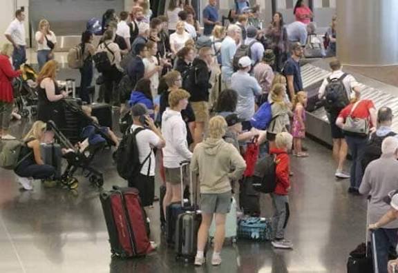 வெளிநாட்டவர்கள் அமெரிக்கா வந்து செல்ல புது வழிகாட்டு முறைகள் வெளியீடு