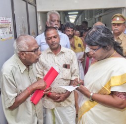 நாகர்கோவிலில் நேற்று நடந்த மக்கள் குறைதீர் கூட்டம்