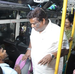 சிறப்பு பேருந்துகள் - அமைச்சர் சிவசங்கர் ஆய்வு