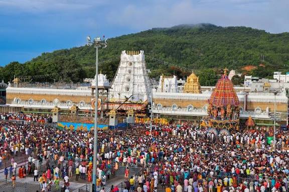 ஏழுமலையான் பக்தர்களிடம் இடைத்தரகர் ரூ.4 லட்சம் மோசடி