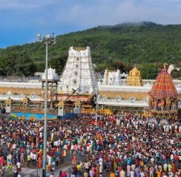 ஏழுமலையான் பக்தர்களிடம் இடைத்தரகர் ரூ.4 லட்சம் மோசடி