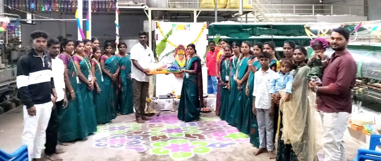 *பட்டுநூல் நிறுவனத்தில் ஆயுதபூசை விழா*