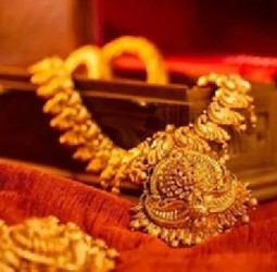 வரலாறு காணாத உச்சம்: தங்கம் ஒரு சவரன் ரூ.88 ஆயிரத்தை கடந்தது