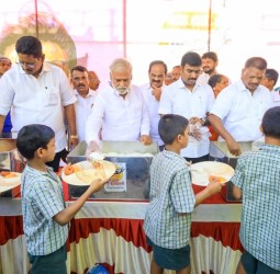 எழும்பூர் பகுதியில் 1000 பேருக்கு காலை உணவு