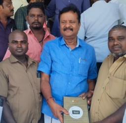 வெம்பாக்கம் மேற்கு ஒன்றிய அமைப்பு சாரா ஓட்டுநர் அணி நிர்வாகிகள் மாவட்ட செயலாளர் எம் பி எம். எஸ் .தரணிவேந்தனுடன் சந்திப்பு: