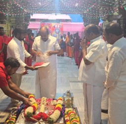 ஆதிபராசக்தி கோவில் பொன் விழாவில் திமுக எம்.பி. ஜெகத்ரட்சகன்