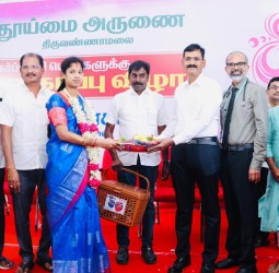 அருணை -அருணை மருத்துவக்கல்லூரி மருத்துவமனை இனைந்து நடத்திய வளைகாப்பு விழா