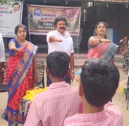 ஓசூர் ஆர்.வி.அரசு ஆண்கள் மேல்நிலைப் பள்ளியில், சுற்றுப்புற தூய்மை குறித்த விழிப்புணர்வு
