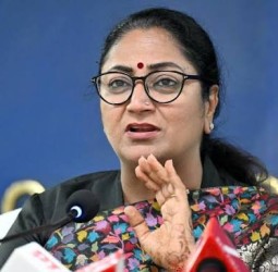 டெல்லியில் கடைகள், வணிக நிறுவனங்களில் பெண்களை இரவுப் பணிகளில் ஈடுபடுத்த மாநில அரசு அனுமதி