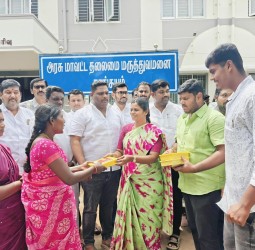 செவிலியர்கள் மற்றும் தூய்மை பணியாளர்களுக்கு தீபாவளி இனிப்பு