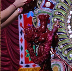 சம்ஹாரத்திற்கு முன்பு அன்னை மற்றும் சூலத்திற்கு மஹா அபிஷேகம்