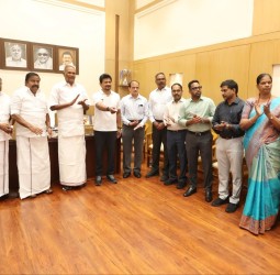 விளையாட்டு வளாகத்தில் பல்நோக்கு விளையாட்டரங்கம் அமைக்க துணை முதல்வர்உதயநிதி, தலைமைச் செயலகத்தில் இருந்து காணொளி வாயிலாக அடிக்கல்