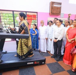 ரூ.25 லட்சம் செலவில் கட்டப்பட்டுள்ள மகளிர் உடற்பயிற்சிக் கூடத்தினை அமைச்சர் சேகர்பாபு நேற்று திறந்து வைத்தார்