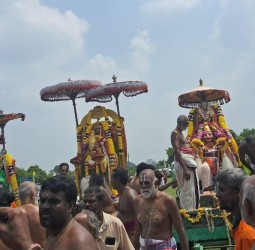 *தெய்யார் கிராமத்தில் 5 பெருமாள் சங்கமித்த பஞ்ச கருடசேவை வைபவம்...!*