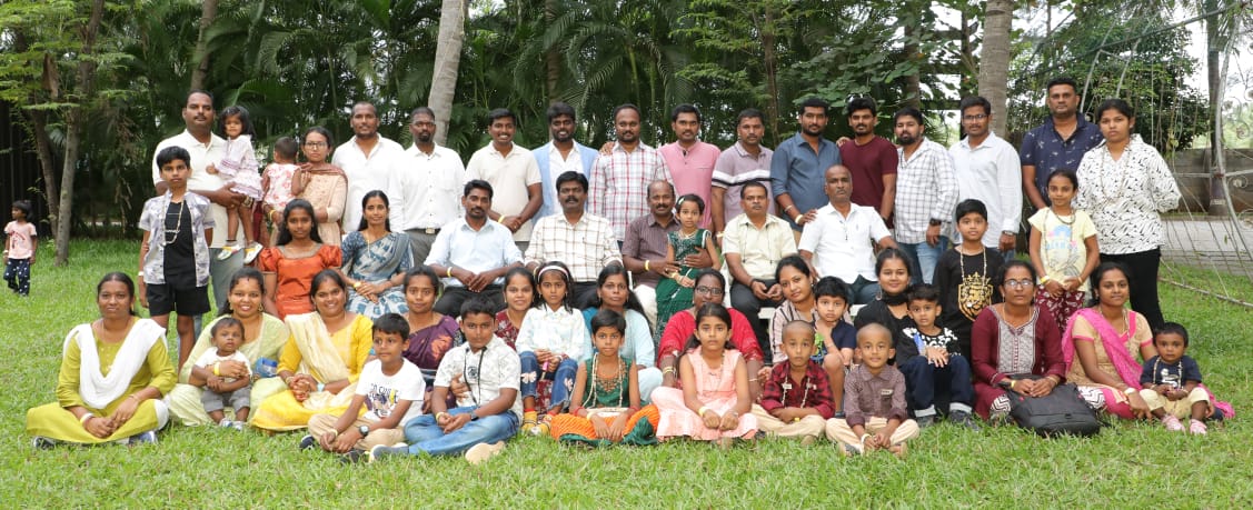 பன்னிரண்டாம் வகுப்பு படித்த பழைய மாணவர்கள் ஒன்று கூடுதல் நிகழ்வு
