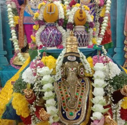 ஸ்ரீவாசவி கன்யகா பரமேஸ்வரி அம்மன் அஷ்டபந்தனம் சா ற்றுதல், ஸ்ரீ சத்திய நாராயண பூஜை..........