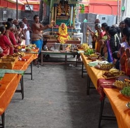 கேதாரி கவுரியம்மனுக்கு சிறப்பு வழிபாடுகளில் திரளான பக்தர்கள்