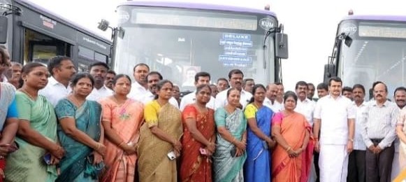 கரூரில் புதிய தாழ்தள பேருந்து