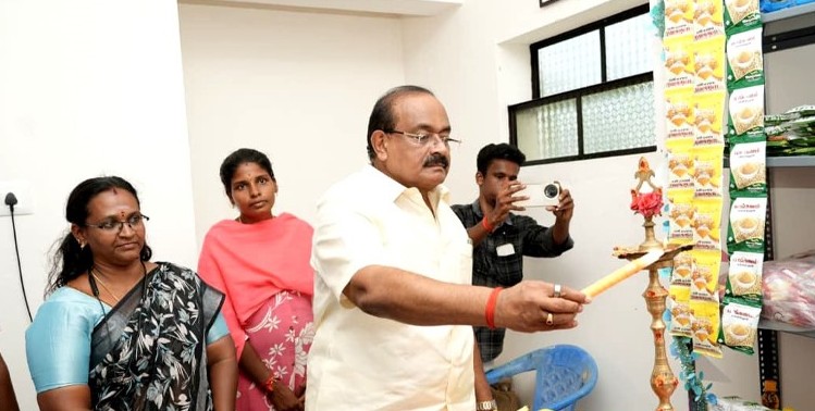 திண்டுக்கல் மாவட்டம் எல்லைப்பட்டியில் புதிய நியாயவிலைக்கடை