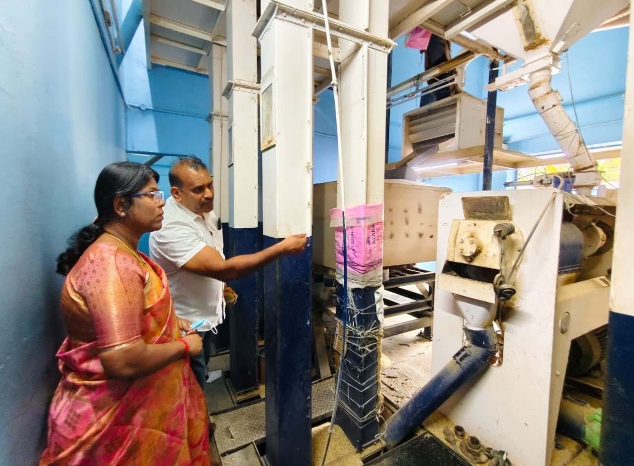 நவீன அரிசி ஆலைகளை கலெக்டர் அழகு மீனா நேரில் ஆய்வு