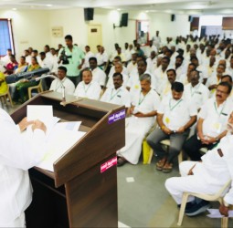 பொறுப்புக்குழு உறுப்பினர்கள் ஆய்வுக்கூட்டத்தில் அமைச்சர் எ.வ.வேலு, ஆய்வு