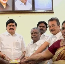 முன்னாள்அமைச்சர் ராஜேந்திர பாலாஜி ரூ.75 ஆயிரம் நிதி