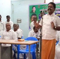 குடவாசலில் அதிமுக பூத் கமிட்டி கூட்டம் நடைபெற்றது