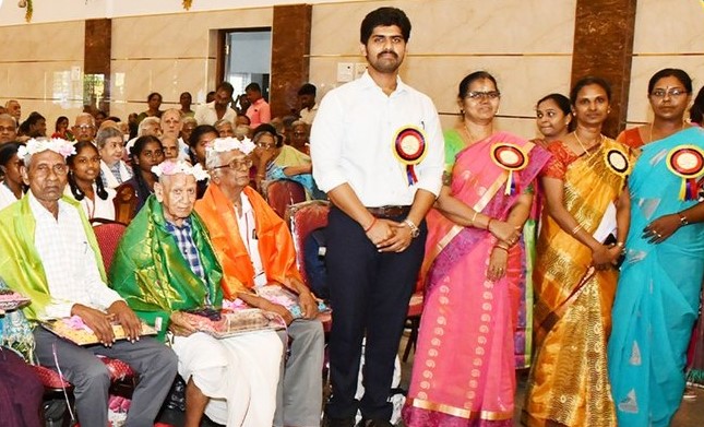 திருவள்ளூரில் சர்வதேச முதியோர் தின விழா