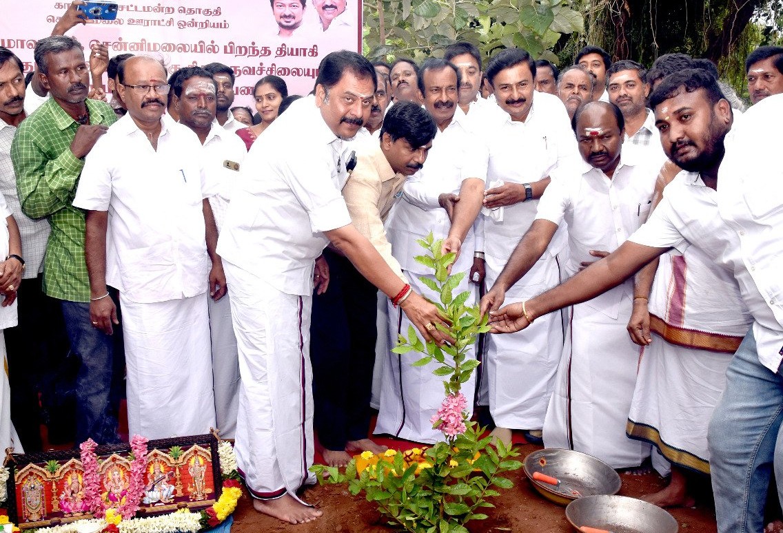 தியாகி கொடிகாத்த குமரனுக்கு திருவுருவச் சிலையுடன் கூடிய மணிமண்டபம் அமைக்கும் பணி