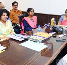 அமைச்சர் காந்தி தலைமையில்நேற்று ஆலோசனை கூட்டம்