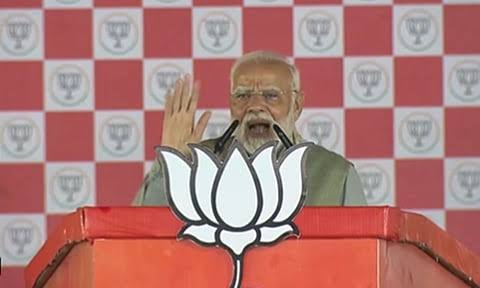 சாத்’ பூஜையை அவமதிக்கும் காங்கிரஸ், ஆர்ஜேடி: பீகார் பிரச்சாரத்தில் பிரதமர் மோடி குற்றச்சாட்டு