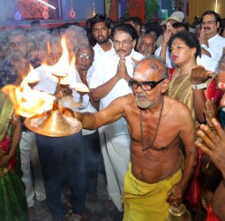 வெள்ளைக்கோட்டையில் உச்சனிமாகாளியம்மன் கோவில் முளைப்பாரி திருவிழா