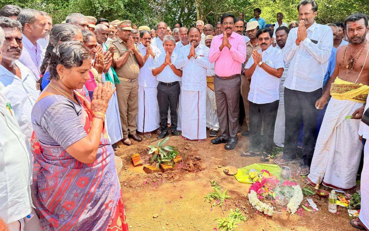 சீட்டம்பட்டு -பாடகம் புதிய சிமெண்ட் சாலை பூமி பூஜை........