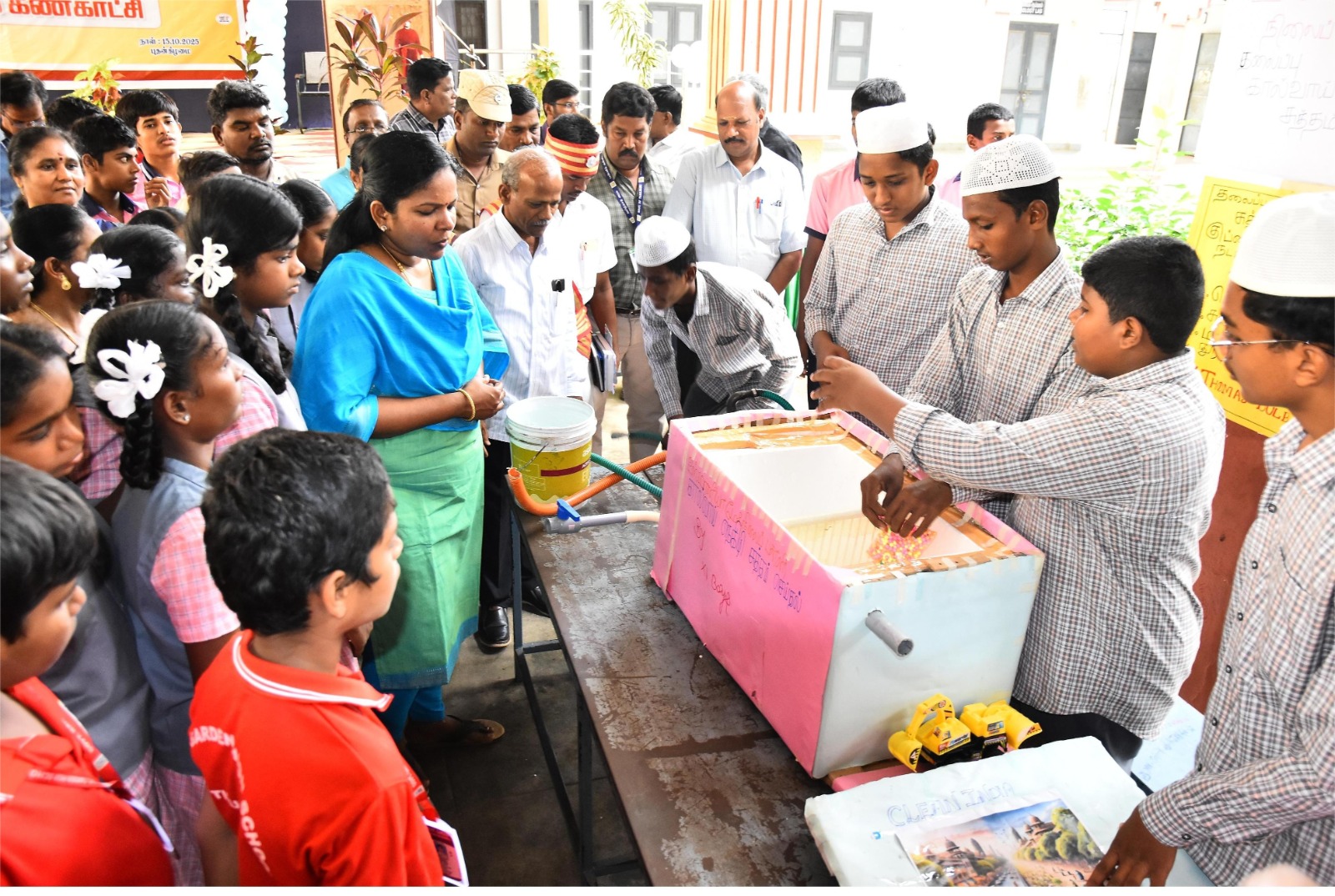 ஸ்ரீ ராமகிருஷ்ணா மேல்நிலை பள்ளியில் மாவட்ட அளவிலான அறிவியல் கண்காட்சி