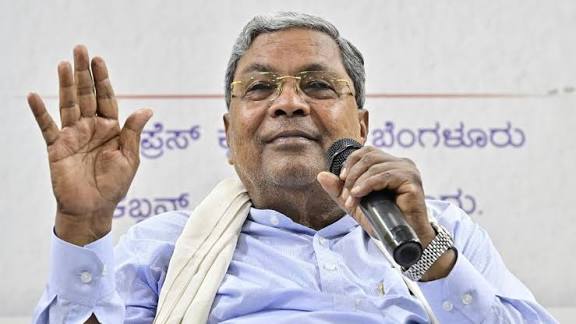 சாதிவாரி கணக்கெடுப்புக்கு ஒத்துழைக்காத ‘இன்போசிஸ்’ நாராயண மூர்த்தி தம்பதி மீது சித்தராமையா சாடல்