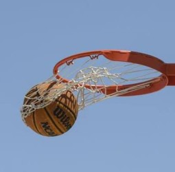 தேசிய கூடைப்பந்து போட்டிக்கு எஸ்விஜிவி பள்ளி மாணவி தேர்வு