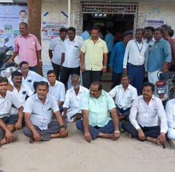 ஒன்றிய பெருந்தலைவர் சத்யானந்தம் மற்றும் கவுன்சிலர்கள் தர்ணா