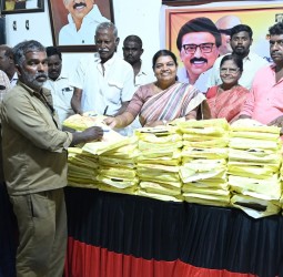 தூத்துக்குடி சட்டமன்றத் தொகுதி ஆட்டோ ஓட்டுநர்களுக்கு நலத்திட்ட உதவி