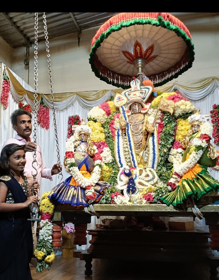 28- ஆம் ஆண்டு கந்த சஷ்டி பெருவிழா வள்ளி, தேவசேனா முத்துக்குமாரசாமிக்கு ஊஞ்சல் உற்சவம்...........