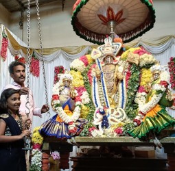 28- ஆம் ஆண்டு கந்த சஷ்டி பெருவிழா வள்ளி, தேவசேனா முத்துக்குமாரசாமிக்கு ஊஞ்சல் உற்சவம்...........