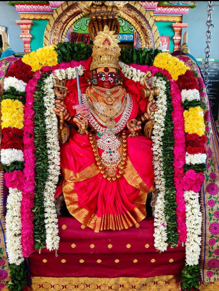 ஸ்ரீ முத்தாலம்மன் ஆலயத்தில் நவராத்திரி விழா 7-ஆம் நாள் கற்பகாம்பாள் அலங்காரத்தில் அரும்பாலிக்கும் காட்சி