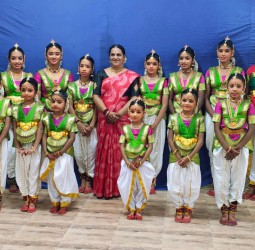 சித்தாபுதூர் ஐயப்பன் கோவில் நிர்வாகம் ஏற்பாடு செய்த நடன கலை நிகழ்ச்சி