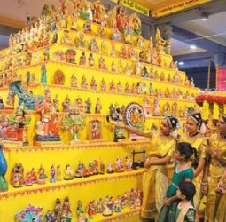 நவராத்திரி கோலாகல ஆரம்பம்: வடபழனி முருகன் கோவிலில் ‘சக்தி கொலு’