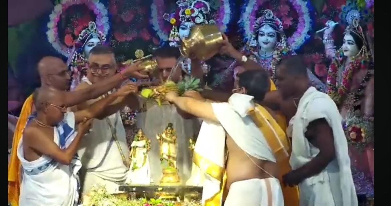 சென்னை கிழக்கு கடற்கரை சாலையில் உள்ள இஸ்கான் கோயிலில் ராதாஷ்டமி விழா