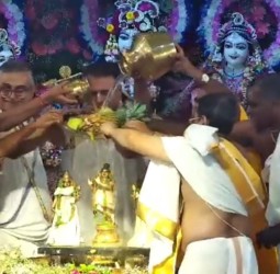 சென்னை கிழக்கு கடற்கரை சாலையில் உள்ள இஸ்கான் கோயிலில் ராதாஷ்டமி விழா